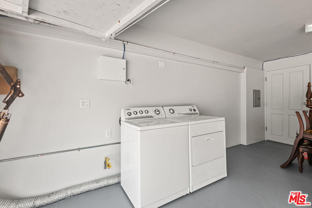 7220 Rindge Avenue Playa del Rey, CA 90293 - Photo 51 of 53 a utility room with dryer and washer