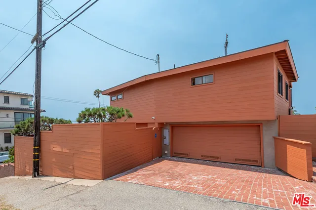 $2,599,000 | 7220 Rindge Avenue, Playa del Rey, CA 90293