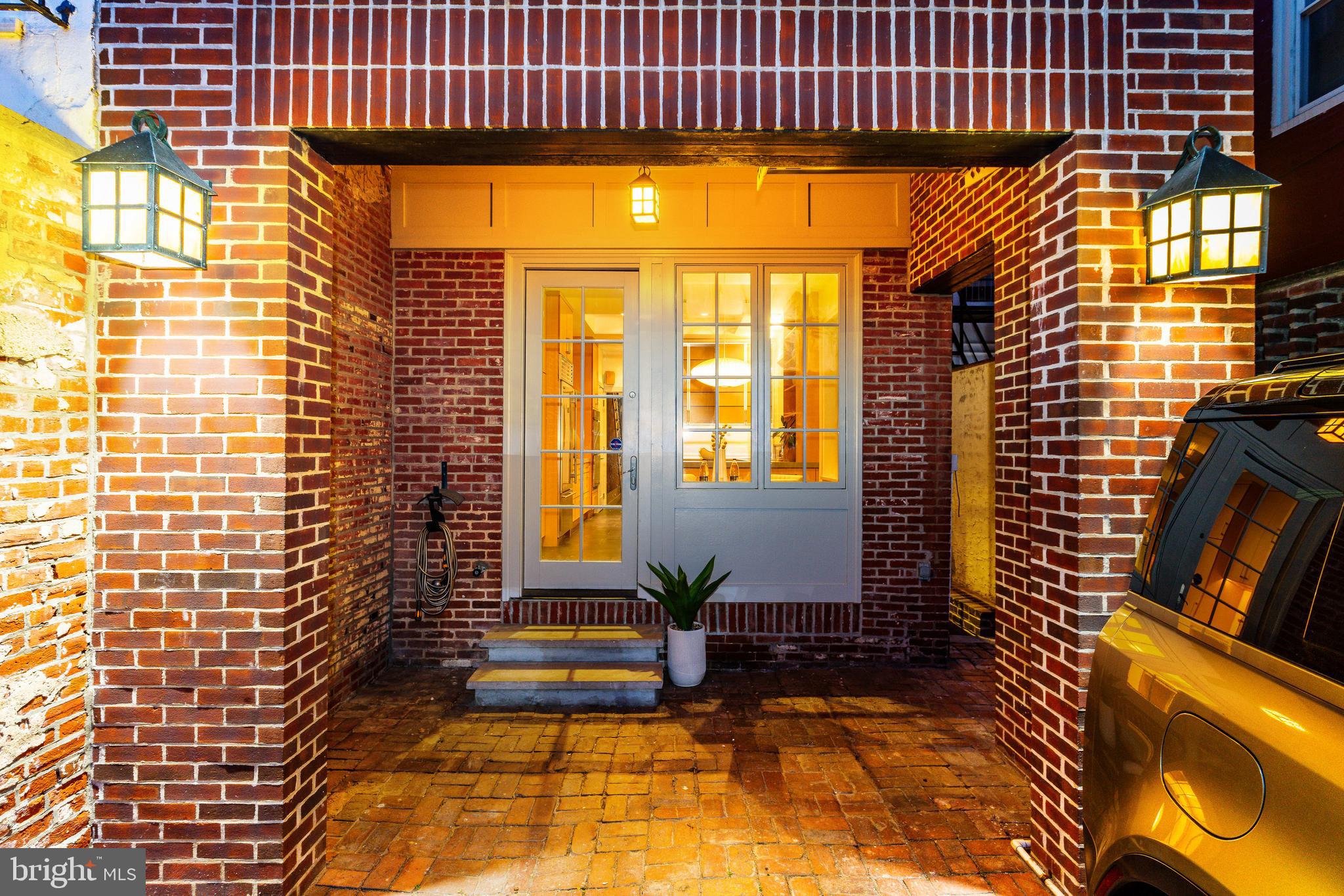 632 Spruce Street Philadelphia, PA 19106 - Photo 30 of 88 a view of entryway with a door