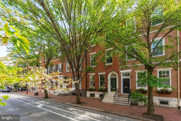 $2,150,000 | 632 Spruce Street, Philadelphia, PA 19106