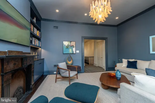 $2,150,000 | 632 Spruce Street, Philadelphia, PA 19106