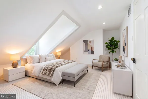 $2,150,000 | 632 Spruce Street, Philadelphia, PA 19106