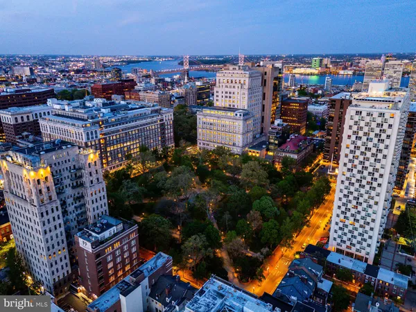 $2,150,000 | 632 Spruce Street, Philadelphia, PA 19106
