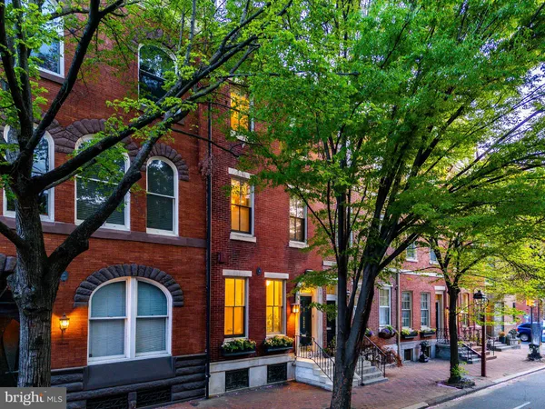 $2,150,000 | 632 Spruce Street, Philadelphia, PA 19106