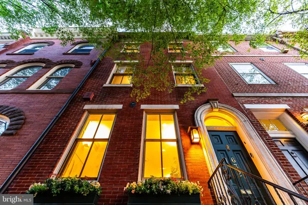 $2,150,000 | 632 Spruce Street, Philadelphia, PA 19106