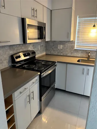 $1,550 | 1449 North 14th Way, Unit 103, Hollywood, FL 33020