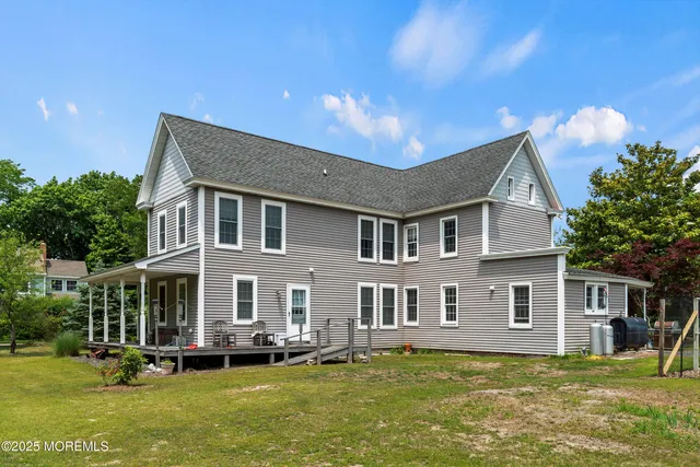 a view of a yard in front of a house