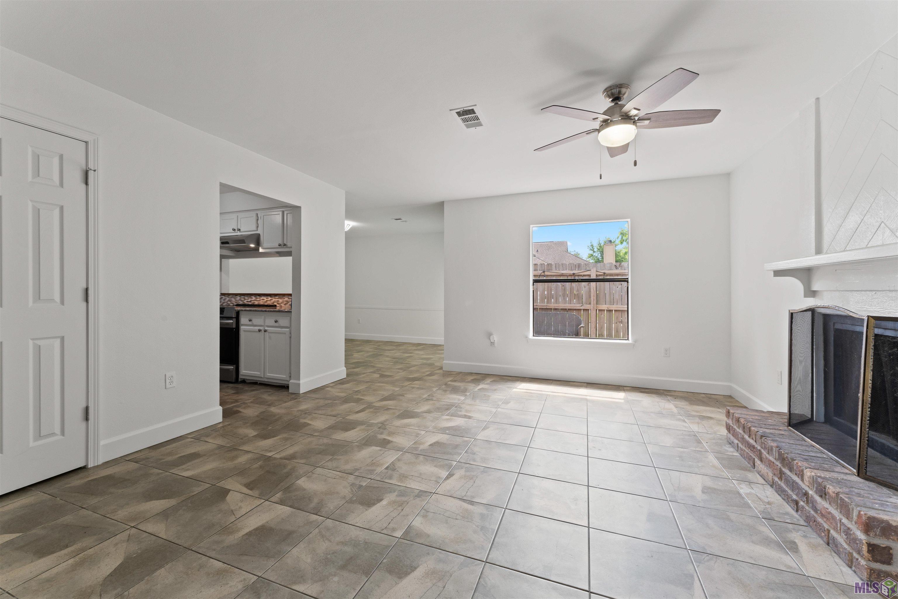5222 Everett Lane, Unit A Baton Rouge, LA 70809 - Photo 2 of 15