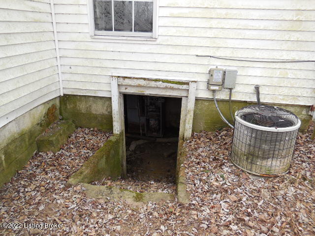 728 Lagrange Road New Castle, KY 40050 - Photo 19 of 23 crawlspace