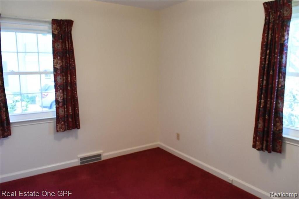 740 Hawthorne Road Grosse Pointe Woods, MI 48236 - Photo 20 of 47