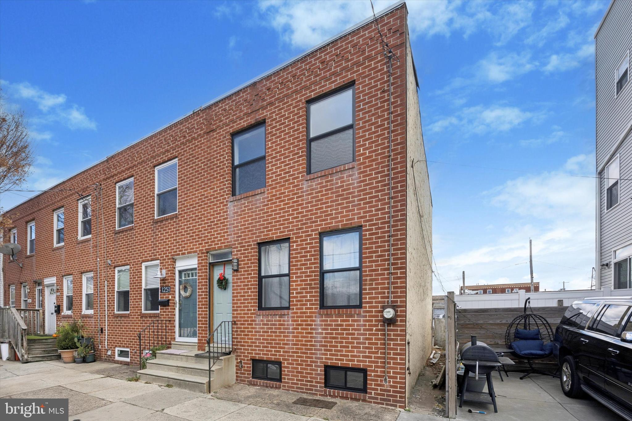 1253 S 32nd Street - Great curb appeal!