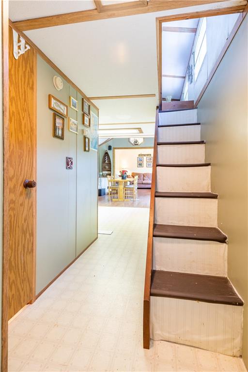 2675 Lakeview Road Confluence, PA 15424 - Photo 17 of 25 a view of entryway