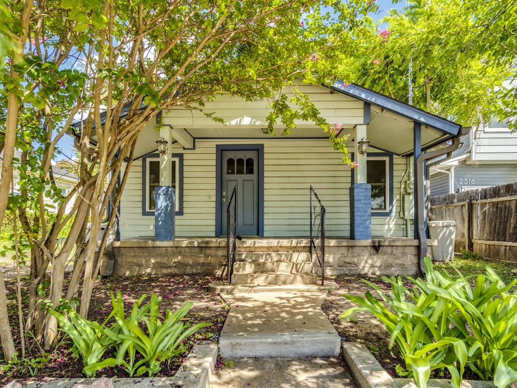 2314 Santa Rosa Street Austin, TX 78702 - Photo 21 of 27 Bungalow-style house with a porch