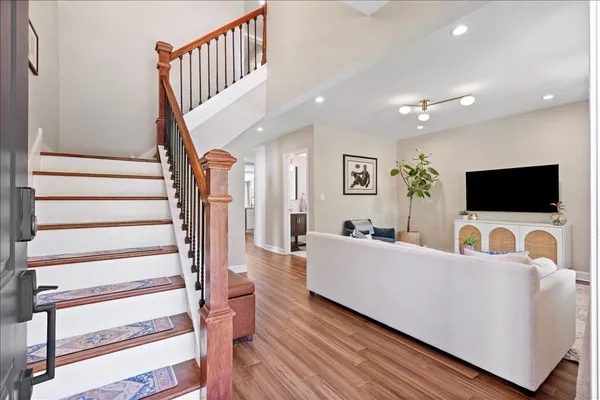 $779,000 | 3261 North Central Park Avenue, Chicago, IL 60618