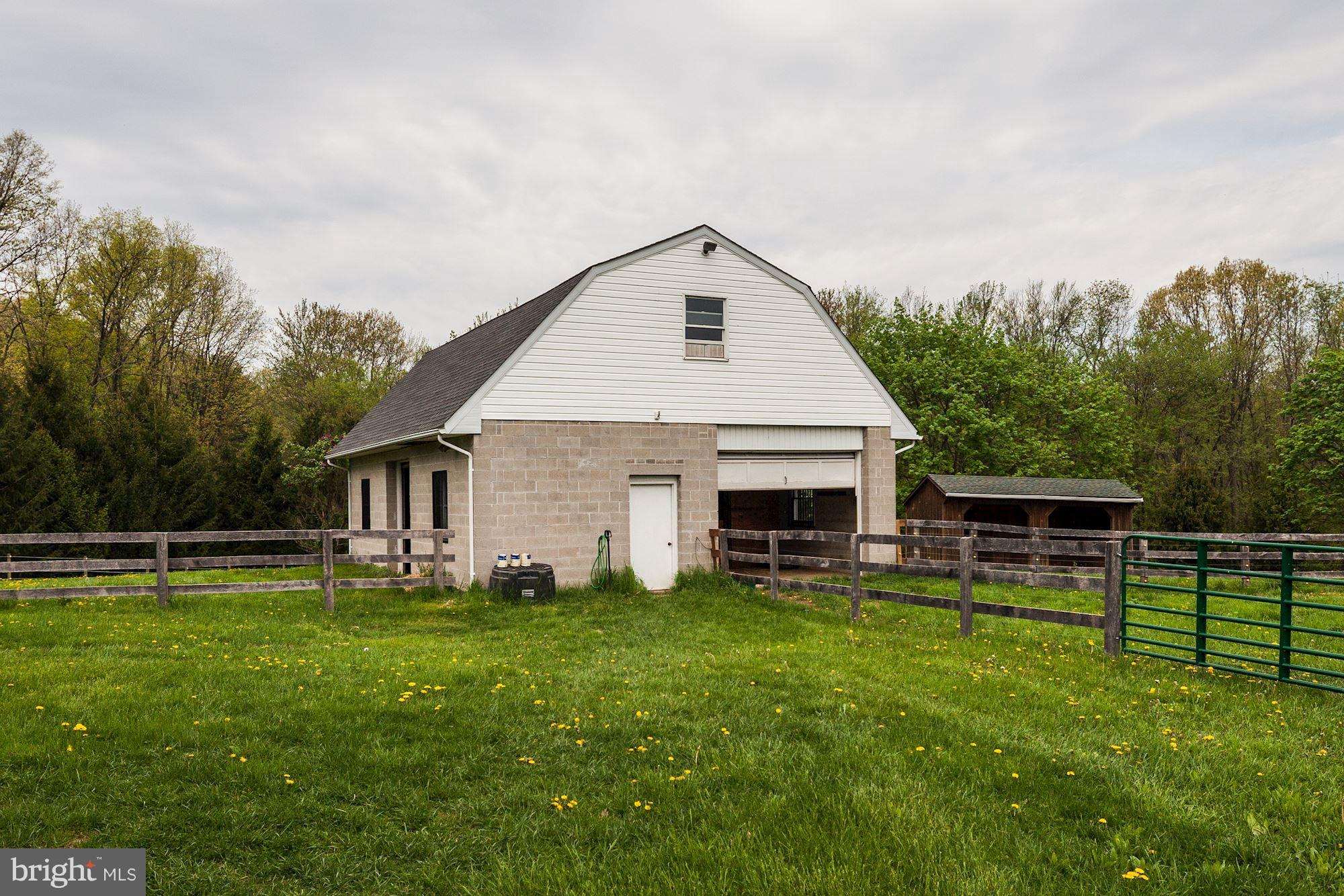 4924 Old Quarter Road Upperco, MD 21155 - Photo 20 of 28 24' x 36' 5 stall barn with 2 run-in stalls