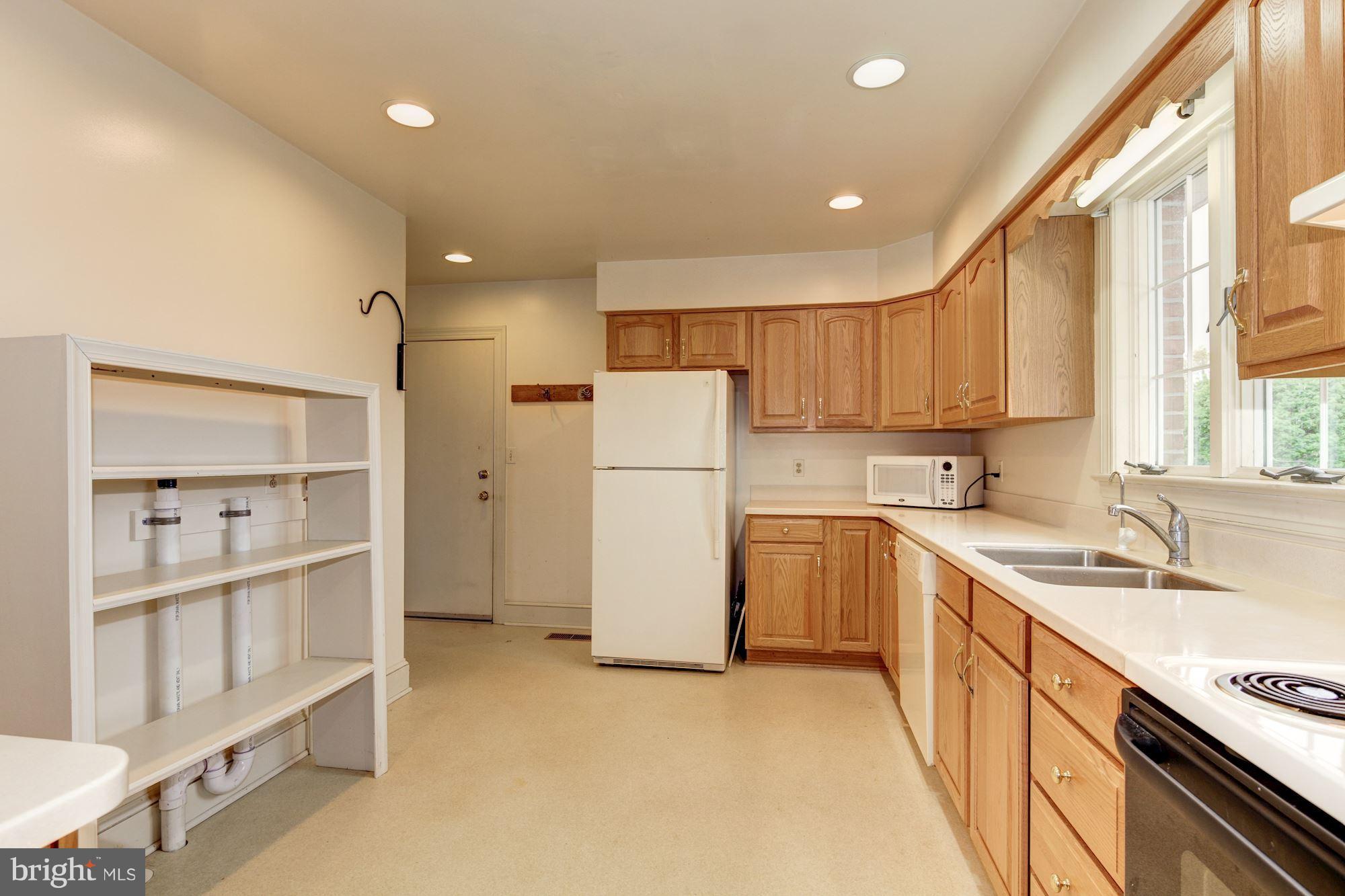 4924 Old Quarter Road Upperco, MD 21155 - Photo 8 of 28 Kitchen