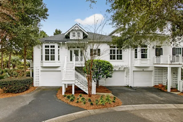 $1,067,000 | 1512 Trumpet Vine Court, Mount Pleasant, SC 29464