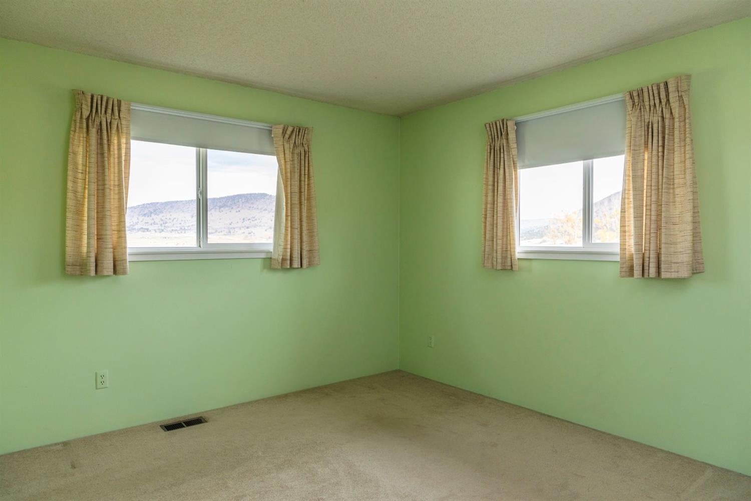 11490 Crystal Springs Road Klamath Falls, OR 97603 - Photo 15 of 32 Additional Photo