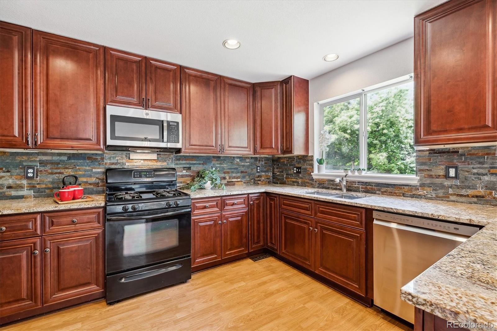 9611 Parramatta Place Highlands Ranch, CO 80130 - Photo 13 of 44 Gallery Image 13