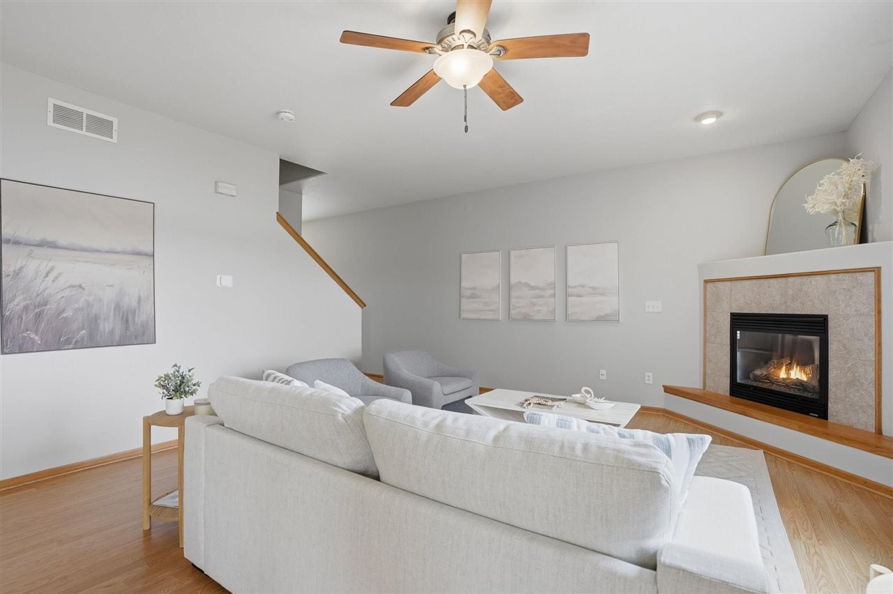 210 South Park Ridge Road North Liberty, IA 52317 - Photo 8 of 36 Gallery Image 8