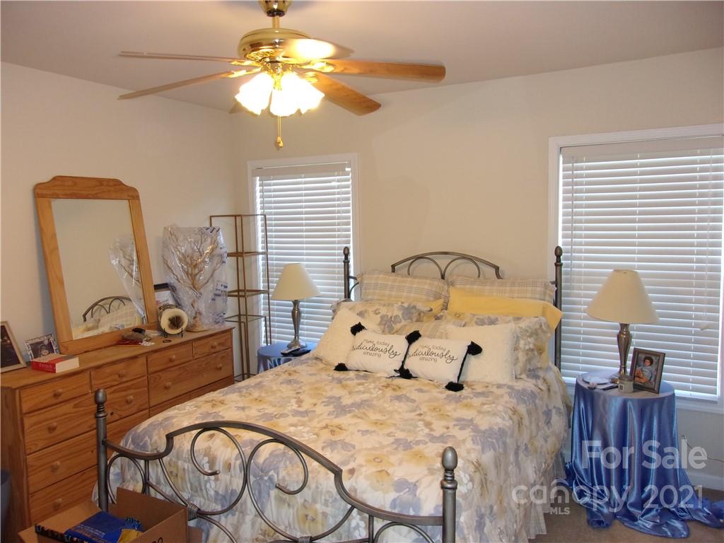 11912 Erwin Ridge Avenue Charlotte, NC 28213 - Photo 8 of 21 Gallery Image 8