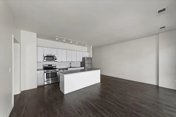 $3,757 | 830 North Milwaukee Avenue, Unit 205, Chicago, IL 60642