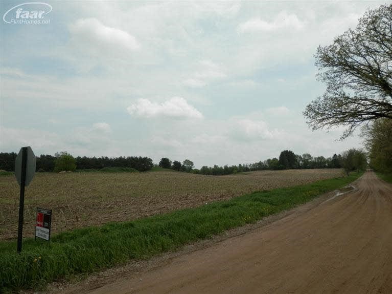 8428 O O'Connell Road Fenton, MI 48430 - Photo 10 of 18