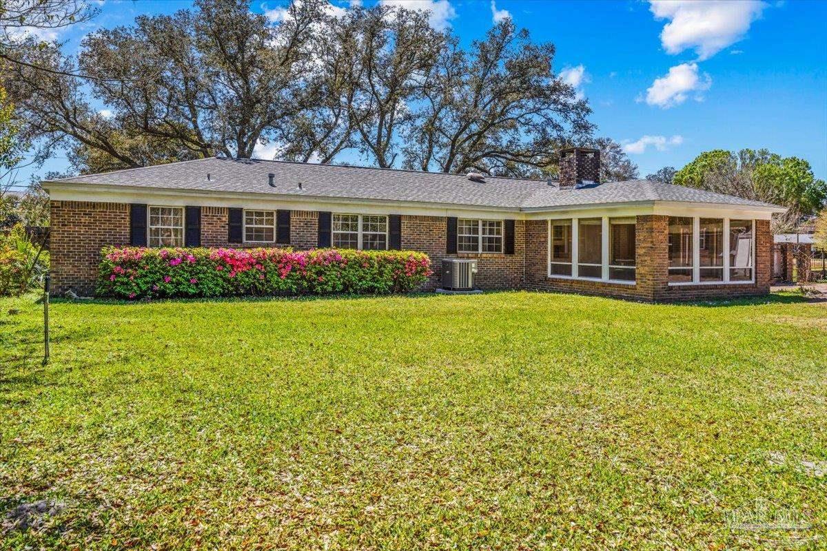 7792 Chesterfield Road Pensacola, FL 32506 - Photo 5 of 38 Gallery Image 5