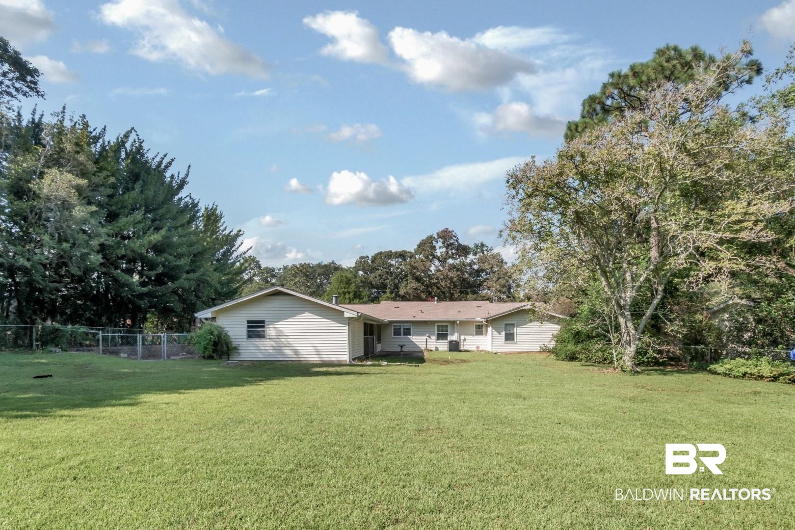 5901 Chalet Drive North Mobile, AL 36608 - Photo 2 of 24