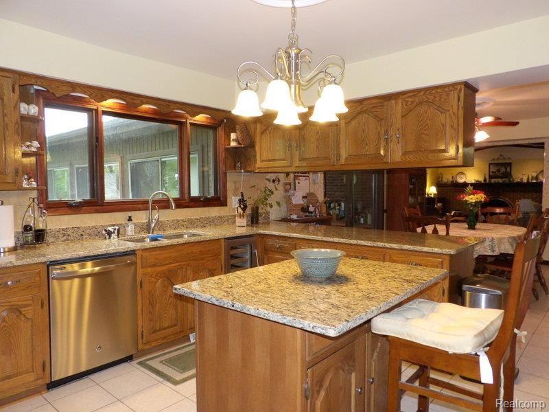13710 Reeck Road Southgate, MI 48195 - Photo 25 of 63 100_3000.jpg