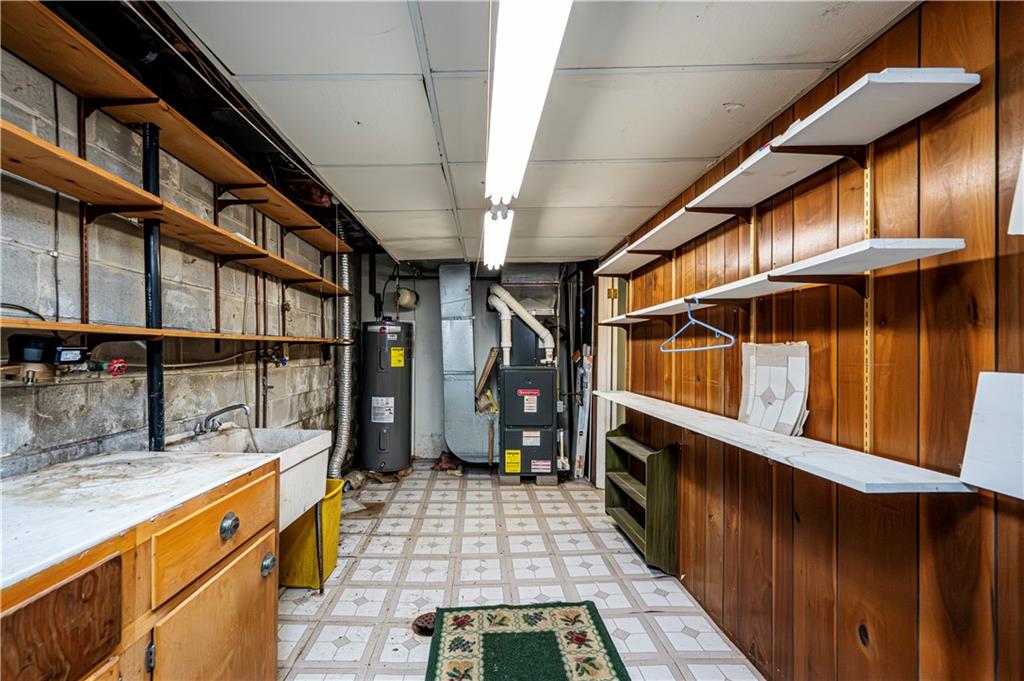 3221 Attleboro Road Greensburg, PA 15601 - Photo 34 of 38 a close view of walk in closet