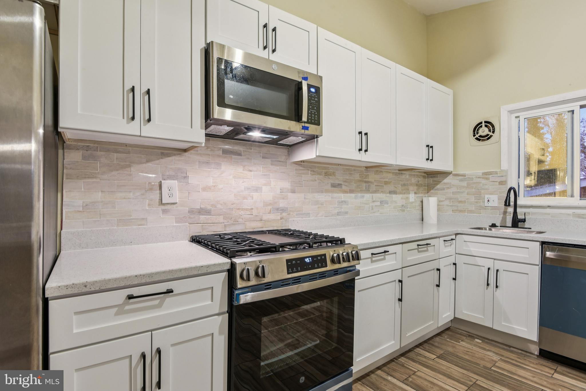 7412 Kathydale Road Baltimore, MD 21208 - Photo 12 of 34 SS Appliances