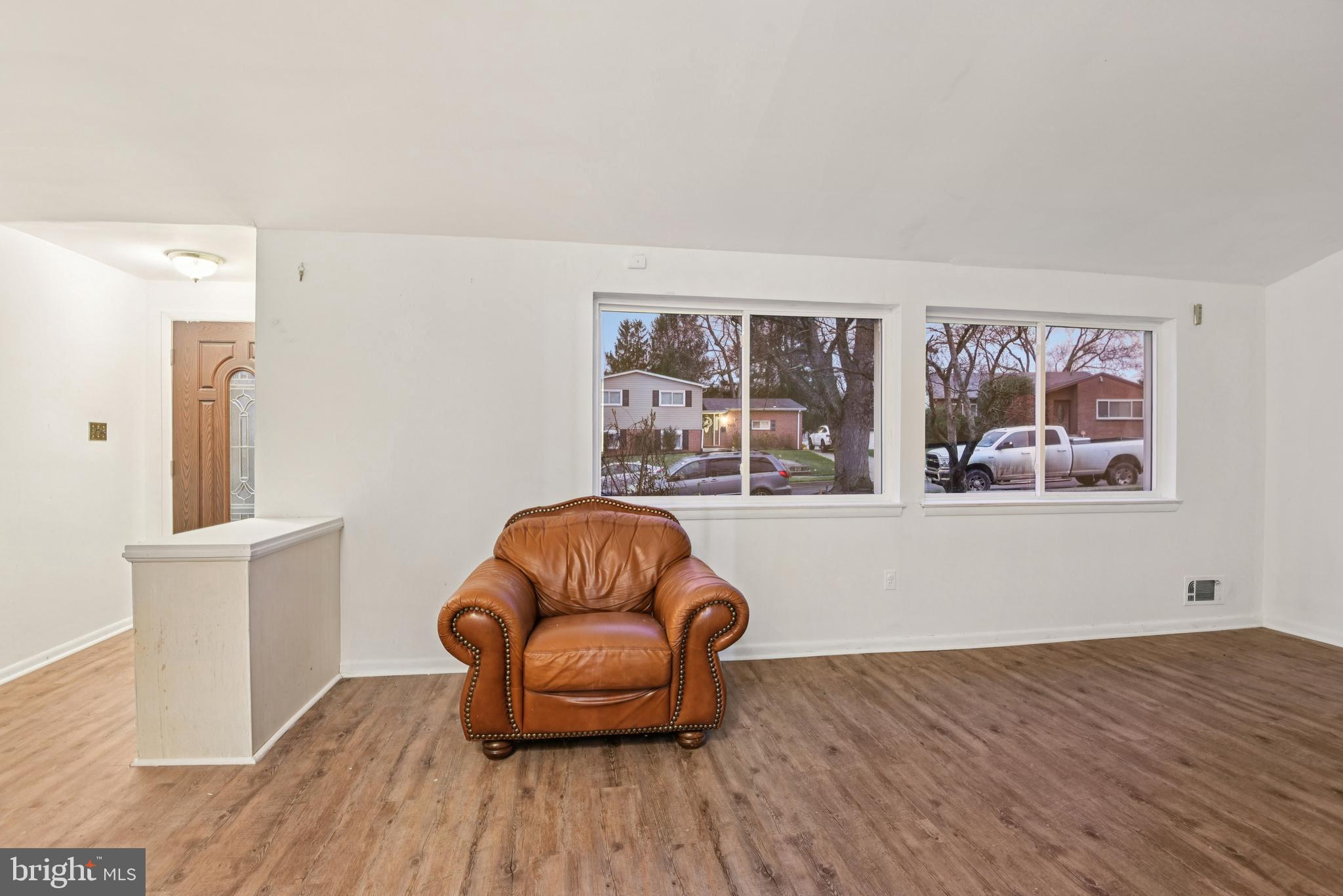 7412 Kathydale Road Baltimore, MD 21208 - Photo 7 of 34 Natural Lighting