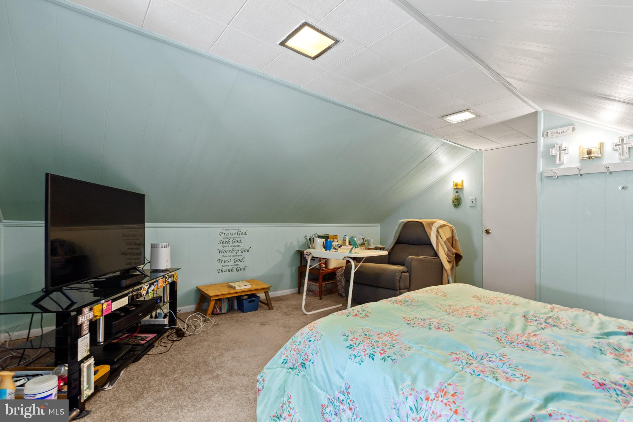 7703 Emerson Road Hyattsville, MD 20784 - Photo 20 of 32 Upstairs Bedroom 2