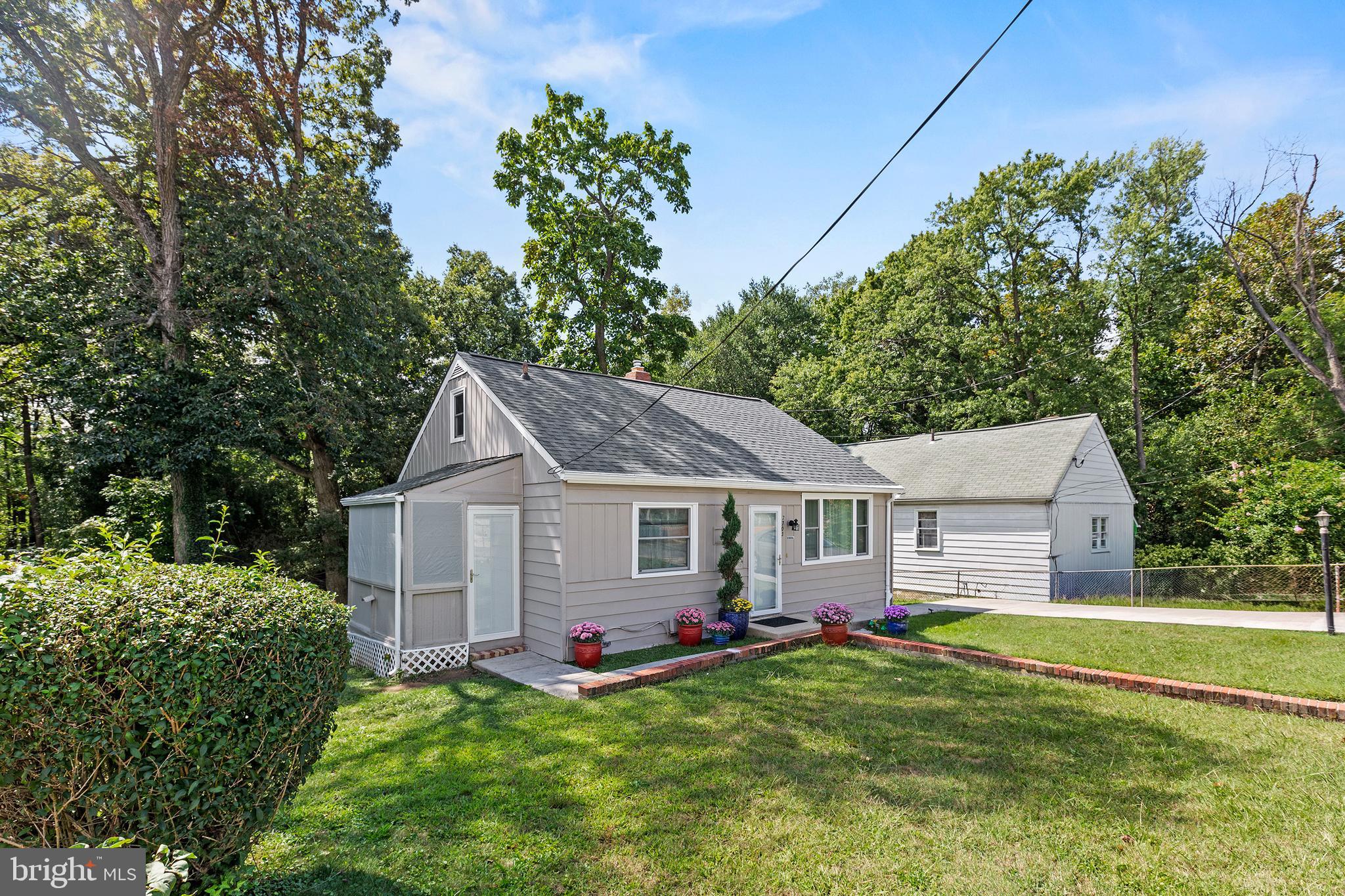 7703 Emerson Road Hyattsville, MD 20784 - Photo 3 of 32 Gallery Image 3