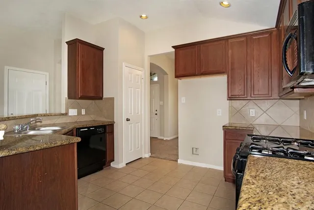 $2,150 | 127 Rodeo Drive, Manvel, TX 77578