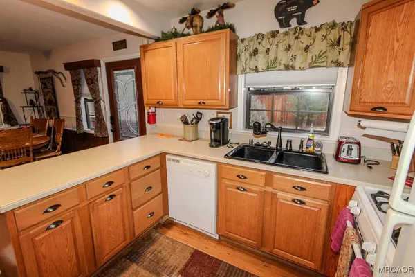 $1,695 | 404 West Rainbow Boulevard, Big Bear City, CA 92314