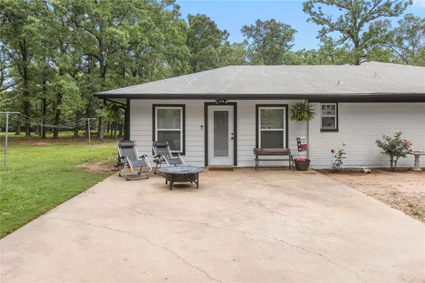 $300,000 | 454 County Road 1485, Bogata, TX 75417