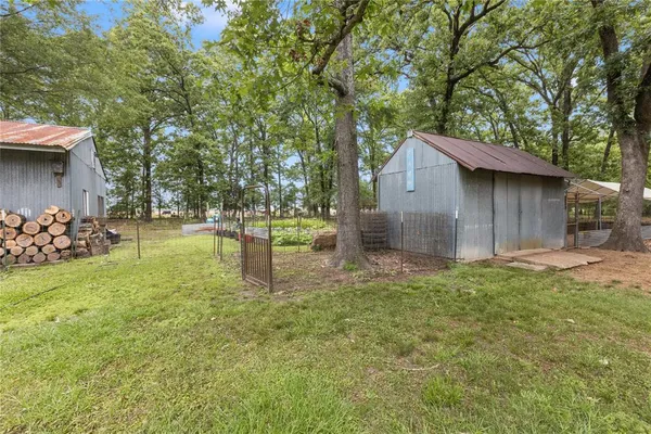 $300,000 | 454 County Road 1485, Bogata, TX 75417
