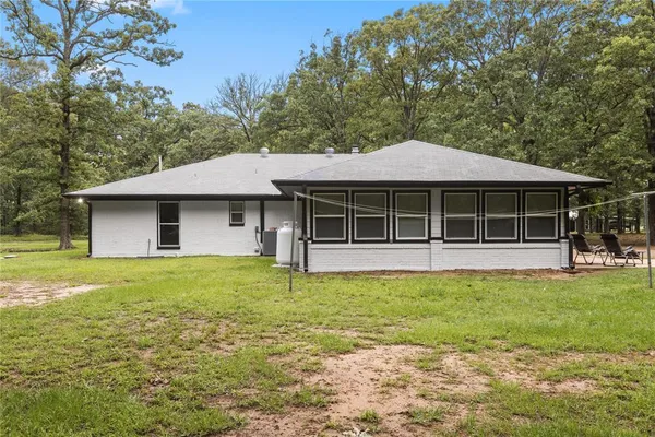 $300,000 | 454 County Road 1485, Bogata, TX 75417