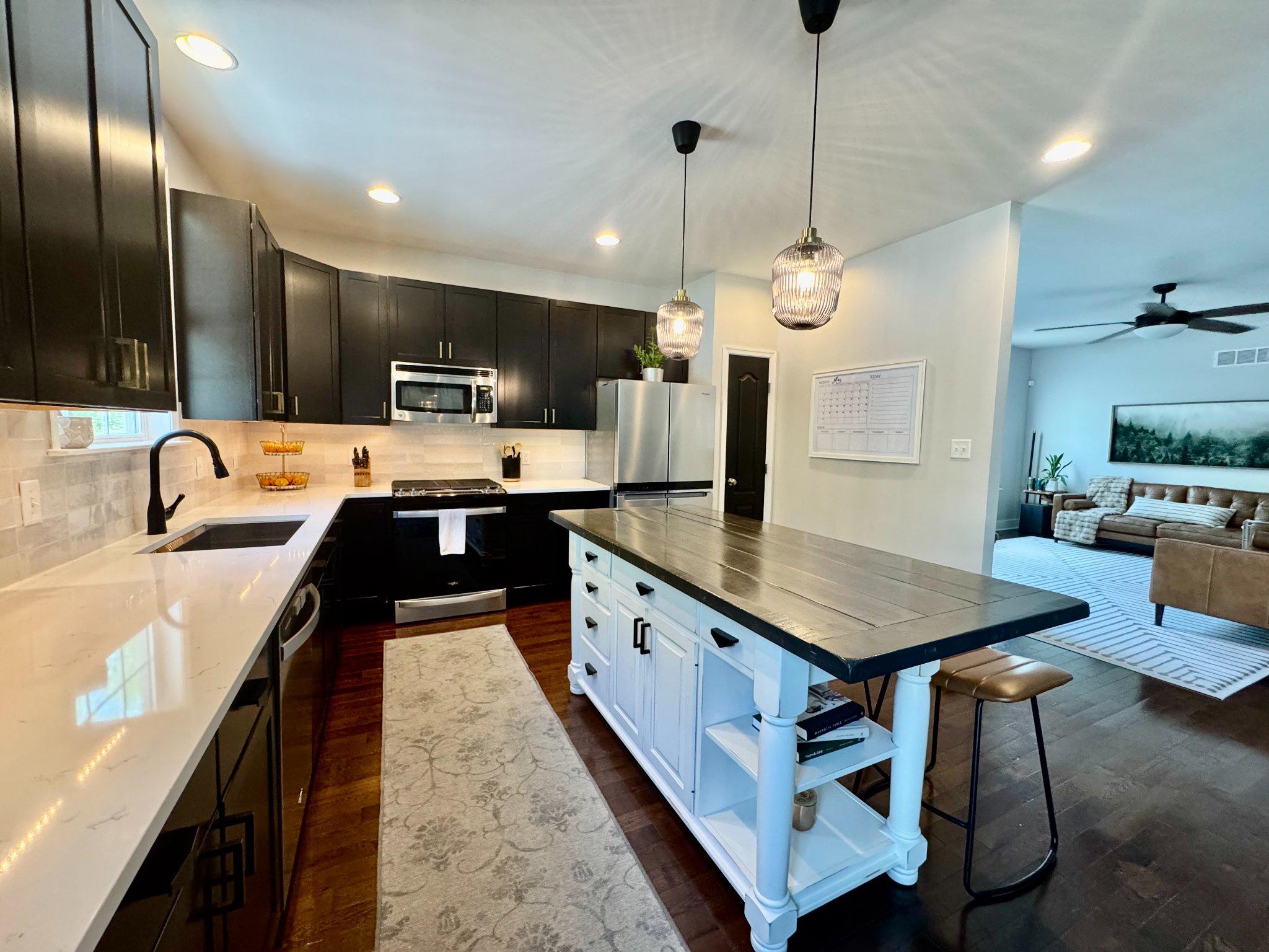 452 Welsh Hill Road Newark, DE 19702 - Photo 20 of 56 Custom Island!