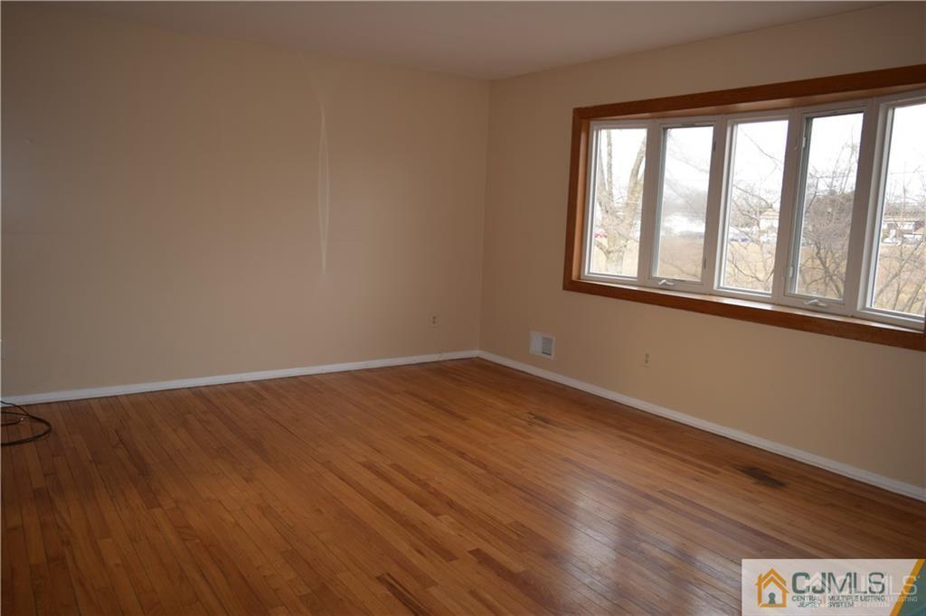 5098 Scott Street Piscataway, NJ 08854 - Photo 4 of 23