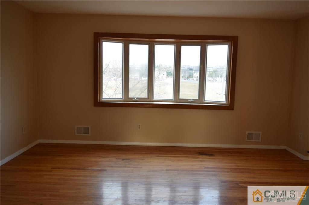 5098 Scott Street Piscataway, NJ 08854 - Photo 7 of 23