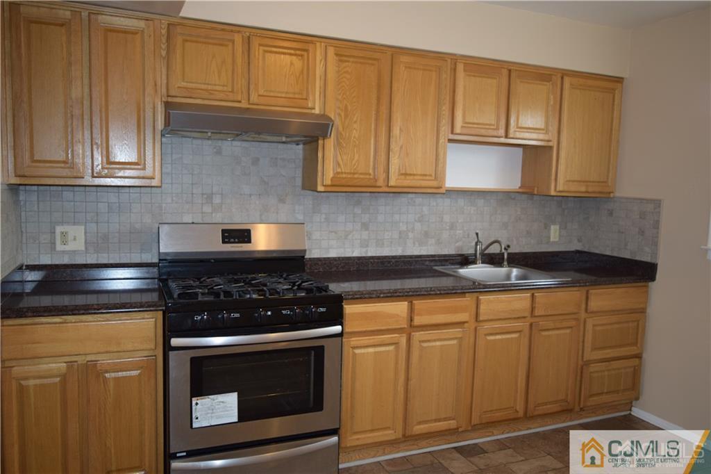 5098 Scott Street Piscataway, NJ 08854 - Photo 10 of 23