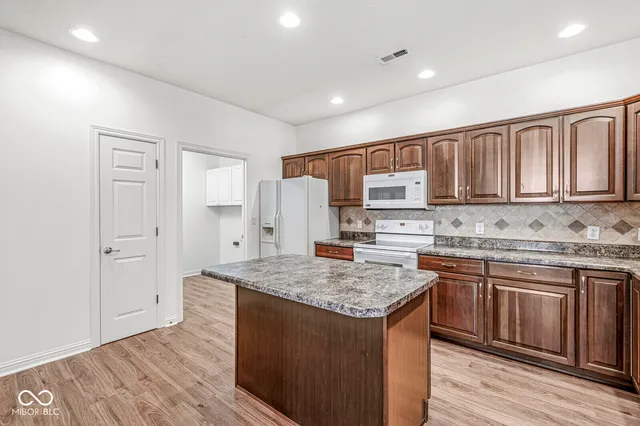 $279,900 | 18379 Piers End Drive, Noblesville, IN 46062