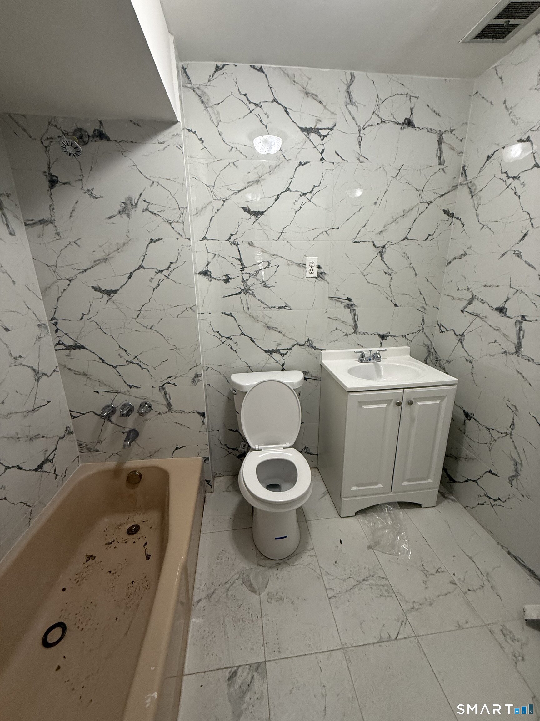 240 Madison Avenue, Unit 2 Bridgeport, CT 06604 - Photo 7 of 13