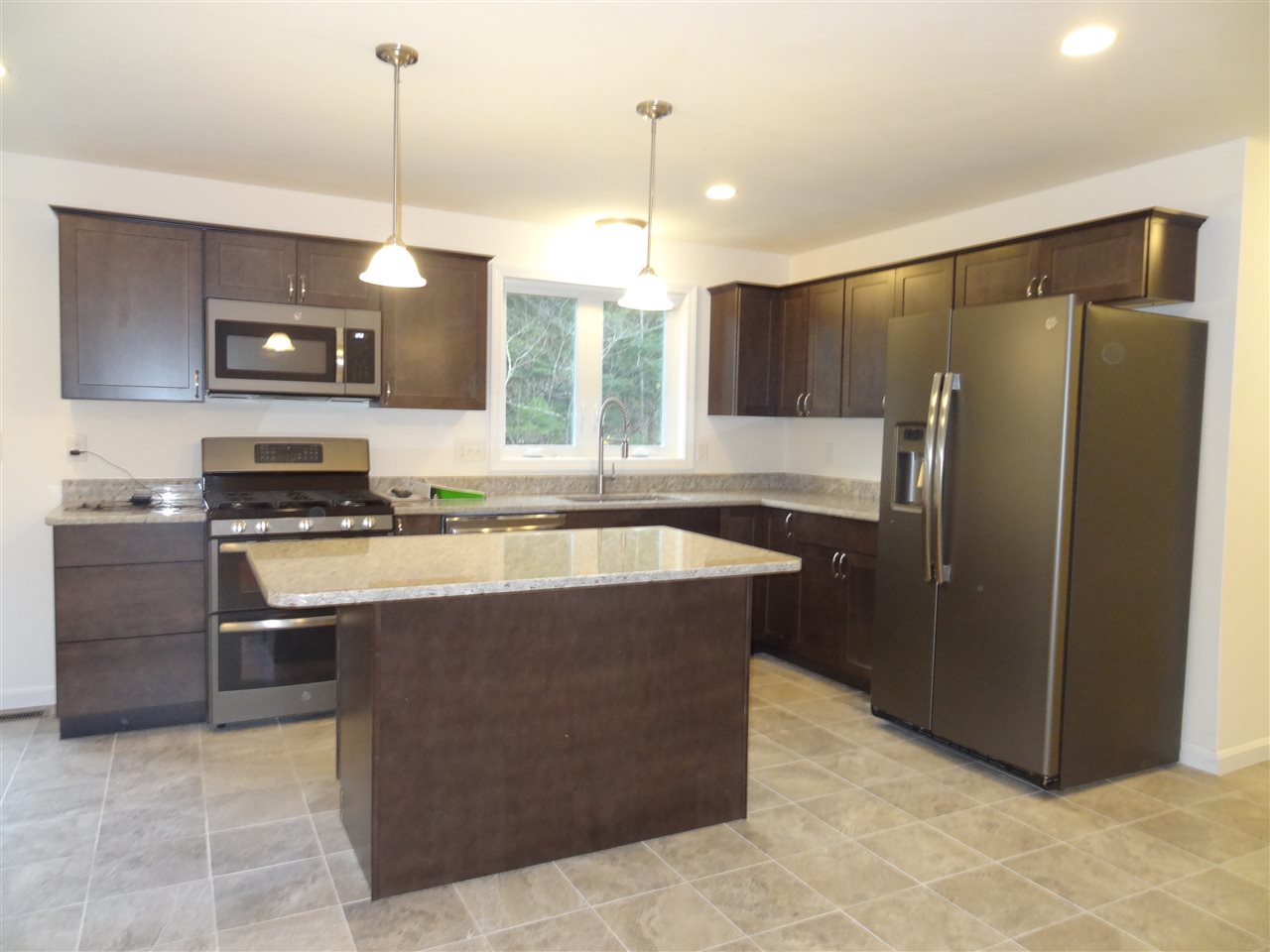 130 Falcon Ridge Road, Unit 35 Milford, NH 03055 - Photo 4 of 39