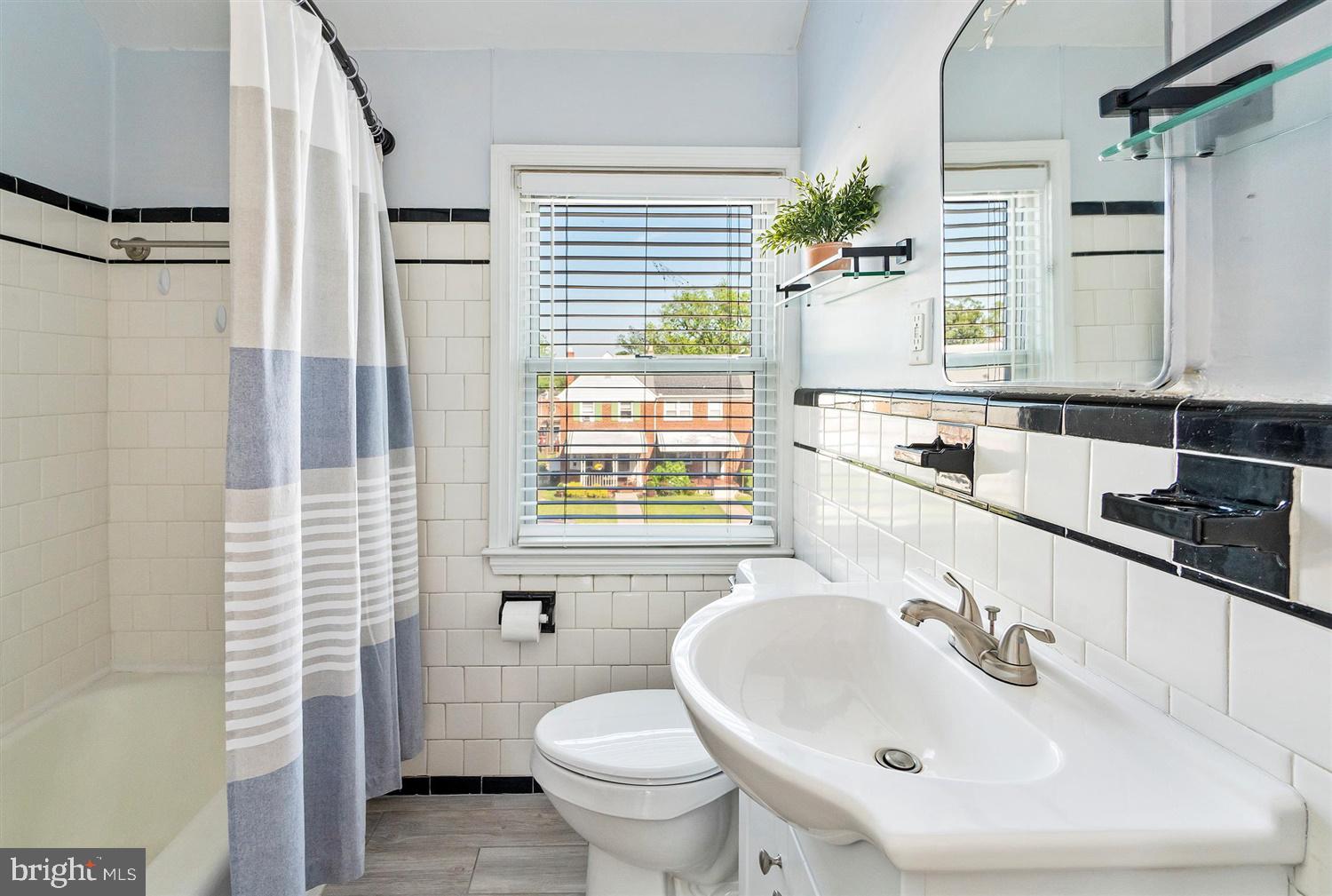 8656 Black Oak Road Baltimore, MD 21234 - Photo 21 of 32 Full Bathroom