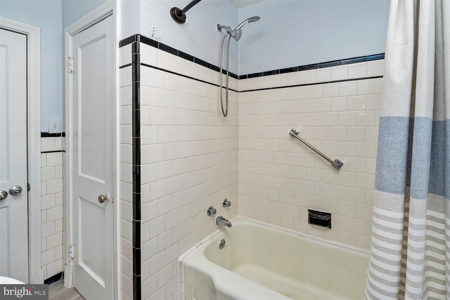 8656 Black Oak Road Baltimore, MD 21234 - Photo 22 of 32 Full Bathroom