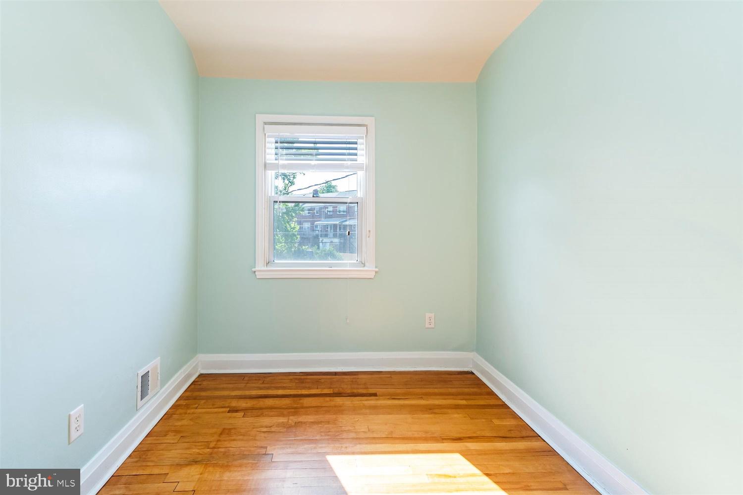 8656 Black Oak Road Baltimore, MD 21234 - Photo 23 of 32 Bedroom #3